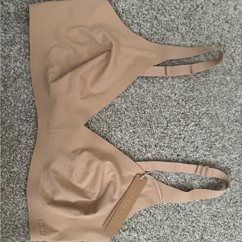 SKIMS Nude Seamless Bra